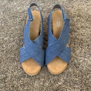 Aerology Aerosoles Good Plush Blue Wedge Sandals 8.5